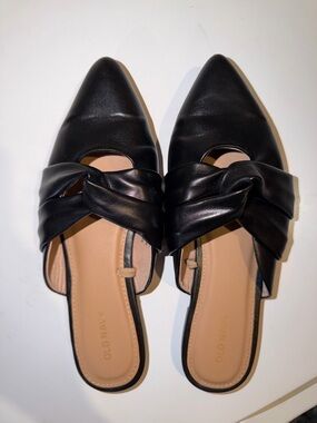 Old Navy Black Knotted Pointed-Toe Mules